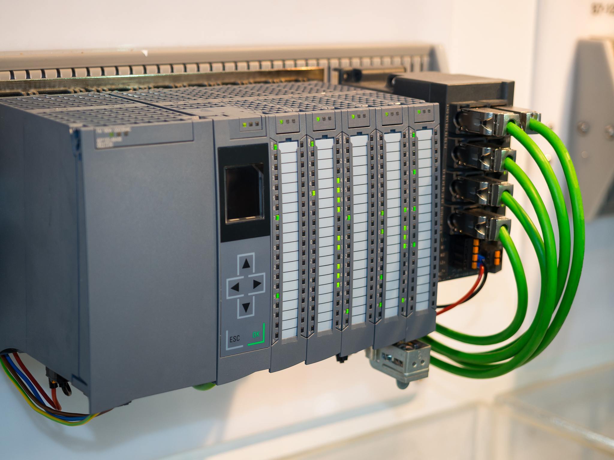 PLC 自动化控制器